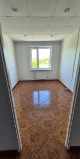 Biurowiec z halą magazynową 1000m2
