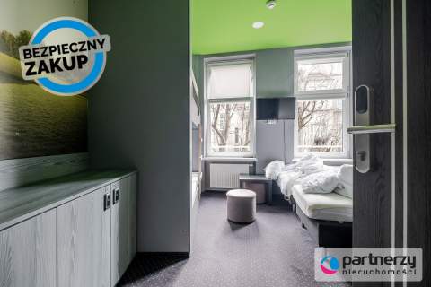 Działający, 11-pokojowy hostel w centrum miasta 