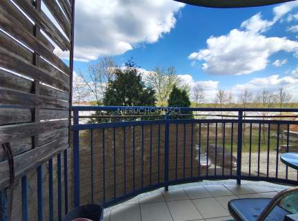 Zadbane 3 pokoje z balkonem na 1 piętrze.