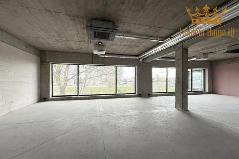 Na wynajem lokal 280m2, trasa Wilanów, pod dom, ogród i garaż
