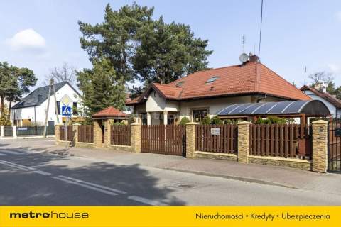 Elegancki Dom Wolnostojący Komfort, Styl