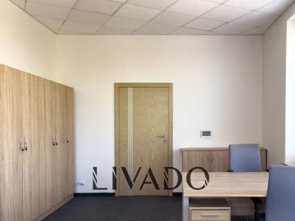 Lokal biurowo-usługowy 158m2 I ul. Rybitwy 11