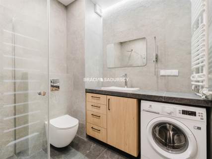 2 POK OK 35,4 M2 BLISKO CENTRUM Z DUŻYM BALKONEM