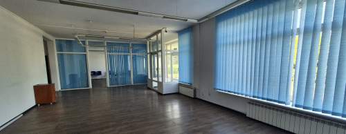 Biurowiec z halą magazynową 1000m2