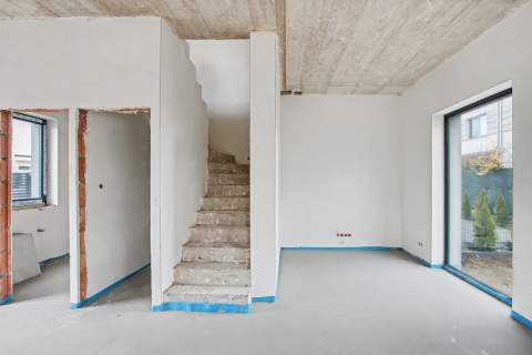 Bliźniak z pompą ciepła na działce 332m2