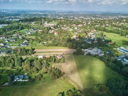 870 PUM, Siercza 500m od szkoły.
