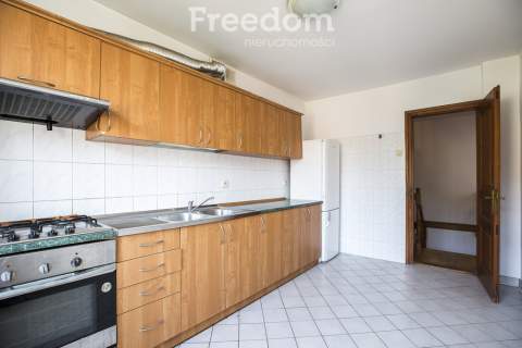9 pokoi, 3 kondygnacje idealne pod wynajem