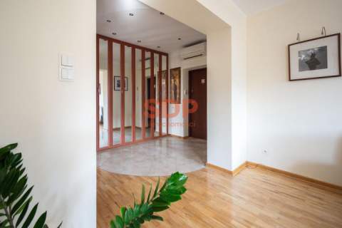 Apartament . Przestrzeń . Winda . Blisko METRO . 2 pok . 62,25...