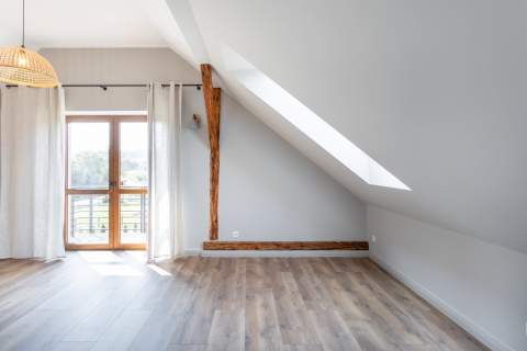 DOM 3 PIĘTRA - 230 M2 - DZIAŁKA 12 ARÓW - ZARZYCE