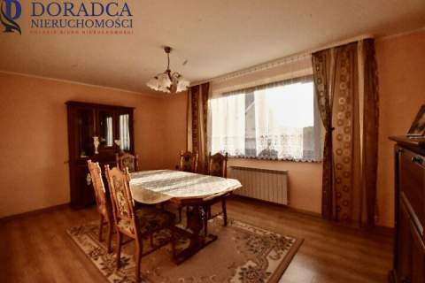 Ładny gotowy dom wraz z piekną dziąłką