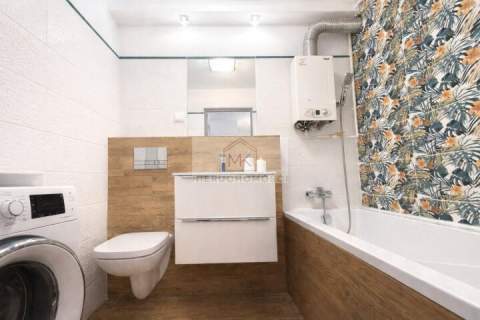 Mieszkanie 2 pokoje 47 m2 balkon klimatyzacja, centrum Brzeg