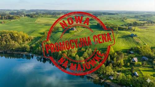 Widokowa działka z linią brzegową jeziora.