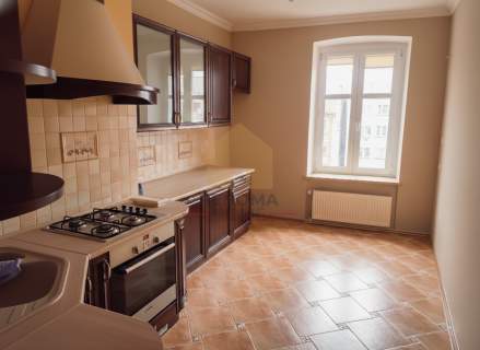 3 POKOJE 82m2 CENTRUM NISKI CZYNSZ