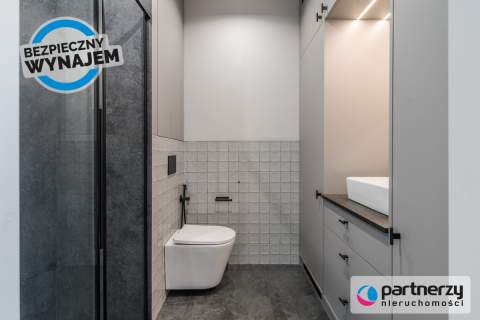 Dwupoziomowy apartament z ogrodem