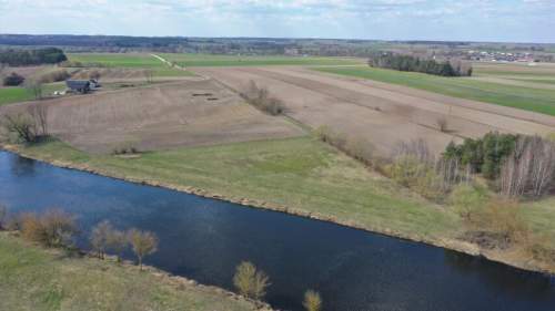 Działka z linią brzegową i warunkami zabudowy w sam raz dla Ci