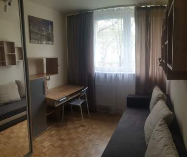 Trzy pokoje, Bielany, Wrzeciono, Metro-Wawrzyszew.