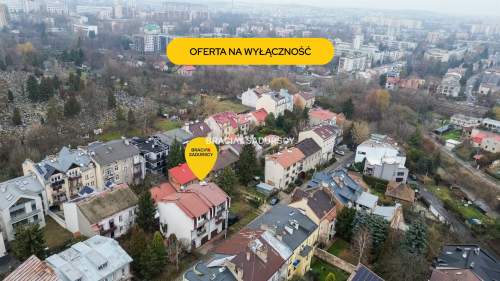 dwa budynki w Centrum Krakowa.