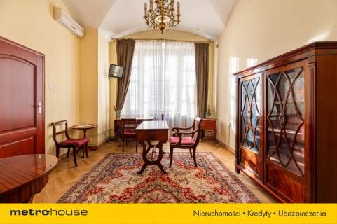 REPREZENTACYJNA KAMIENICA - DAWNA SIEDZIBA BANKU