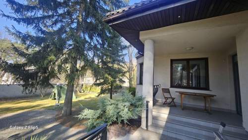 Dom 450 m2 otoczony starodrzewiem