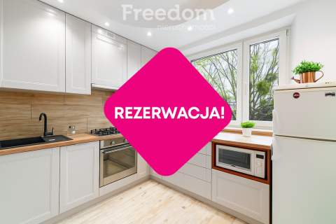 Słoneczne mieszkanie w bloku z cegły