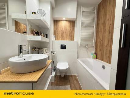 Apartament na Tylnej,miejsce postojowe i komórka