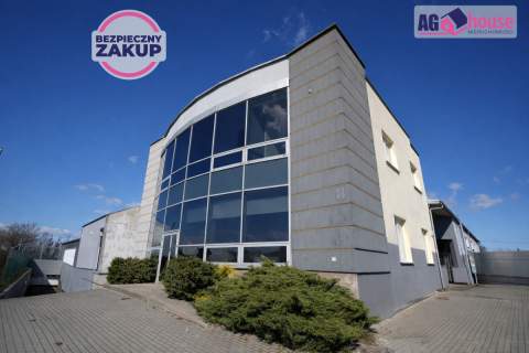 Przestronne biuro 133 m   7 pomieszczeń i parking