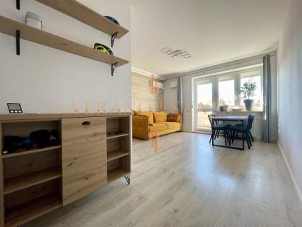 3 Pokoje Balkon Garaż Piwnica Dwustronne