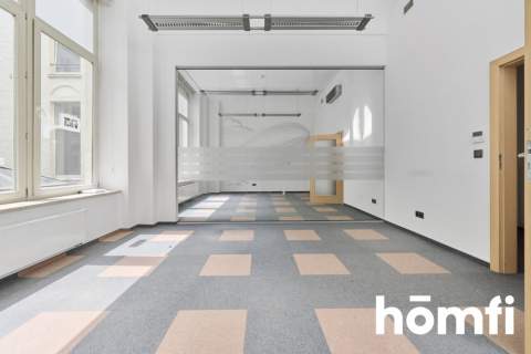 Na wynajem przestronny lokal 260 m2 Rynek 1 piętro