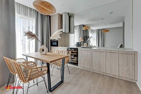 Apartament z tarasem i ogrodem   nad wodą, idealny