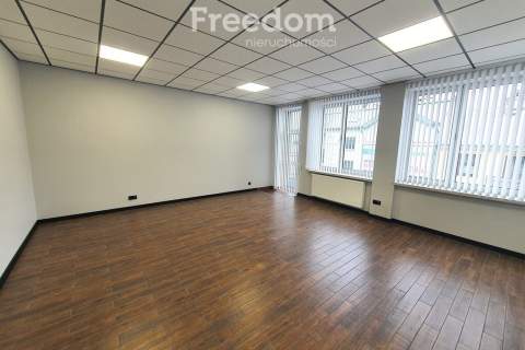 Lokal w budynku o wysokim standardzie w centrum