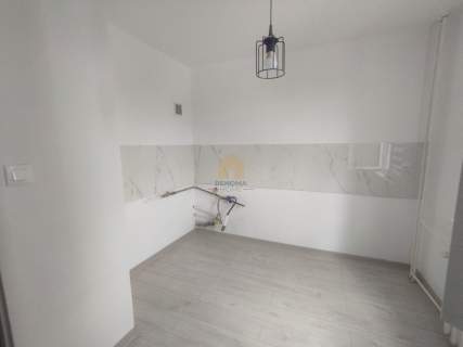 Piekary A- Kawalerka-35 m-7 p-winda-po remoncie