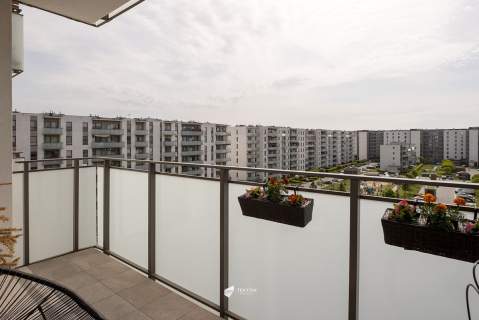 3 pokoje dwustronne duży balkon garaż