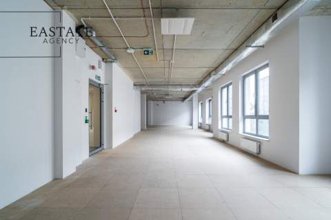Lokal Do Adaptacji, Dostępny Parking, Blisko SKM