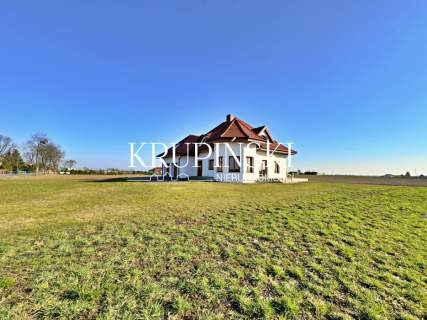 Ciechocin, dom 281,2 m2, działka 3018 m2, 6 pokoi