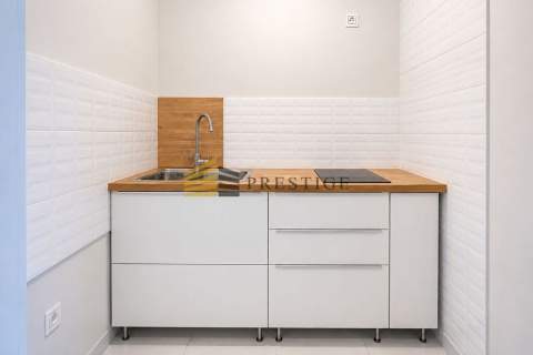 Lokal w pięknej kamienicy, 90m2, 5 pomieszczeń