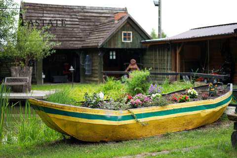 Rezydencja w Pyszczynie z ogrodem, stawem i stajni