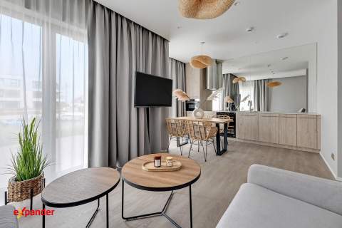 Apartament z tarasem i ogrodem   nad wodą, idealny
