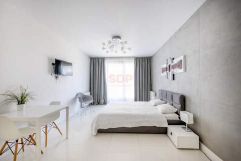 Mieszkanie przy rzece w apartamentowcu z 2012 roku 