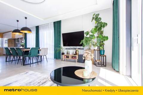 Nowoczesny dom z dużą działką w Marcelinie