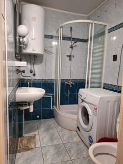 Mieszkanie 46 m2, centrum, do remontu. Polecamy