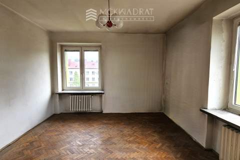 Centrum Nowy Świat 47m2, 2 lub 3 pokoje do remontu