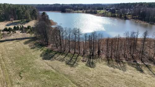Piękna działka z linią brzegową jeziora Wygryny w Wygrynach
