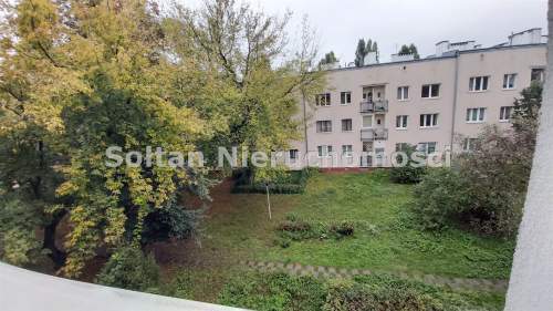 Mieszkanie dwupokojowe z balkonem, budynek z 1938