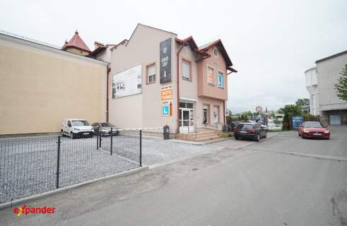 Budynek handlowo - usługowy w centrum