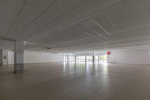 Obiekt handlowo-usługowy 950 m2 - Kraśnik