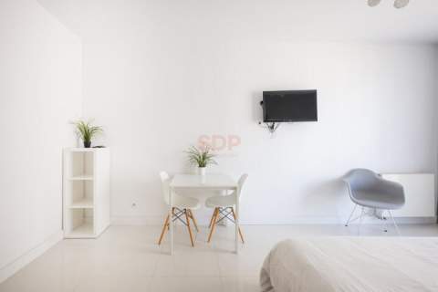 Mieszkanie przy rzece w apartamentowcu z 2012 roku 