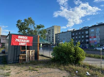 Plac 40 m przy ul. Czerniakowskiej handel usługi