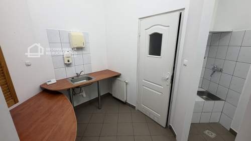 Lokal z witryną na parterze głównej ulicy-Rumia