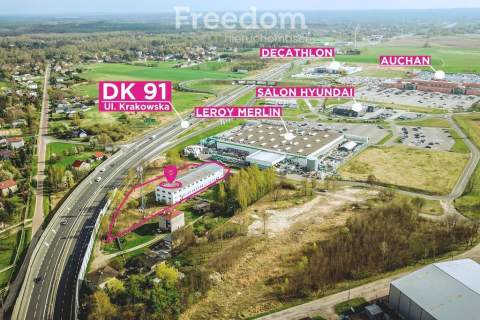 Hala produkcyjno-magazynowa przy centrum handlowym