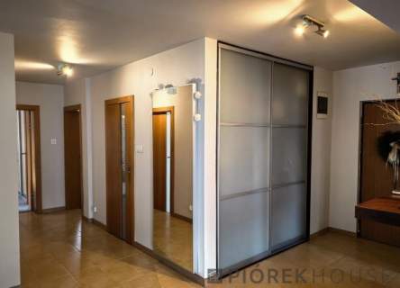5-pokojowe mieszkanie na Włochach
